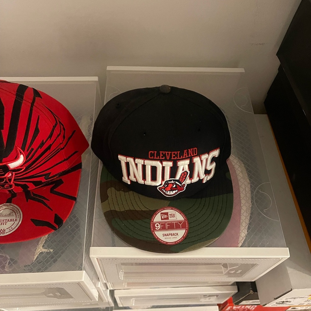 Mitchell & Ness Red and Black Bulls Hat - Picture 4 of 5